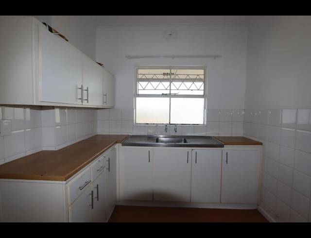2 BEDROOM PROPERTY TO RENT IN LANSDOWNE